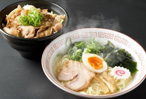 ご飯大盛無料！塩夜鳴きそば・スタミナ丼セット
