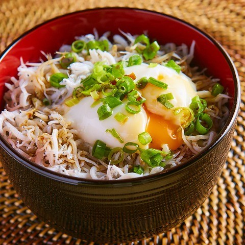 温玉しらす丼